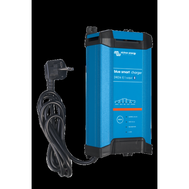 Blue Smart IP22 Charger 24/16A, 1 akulle